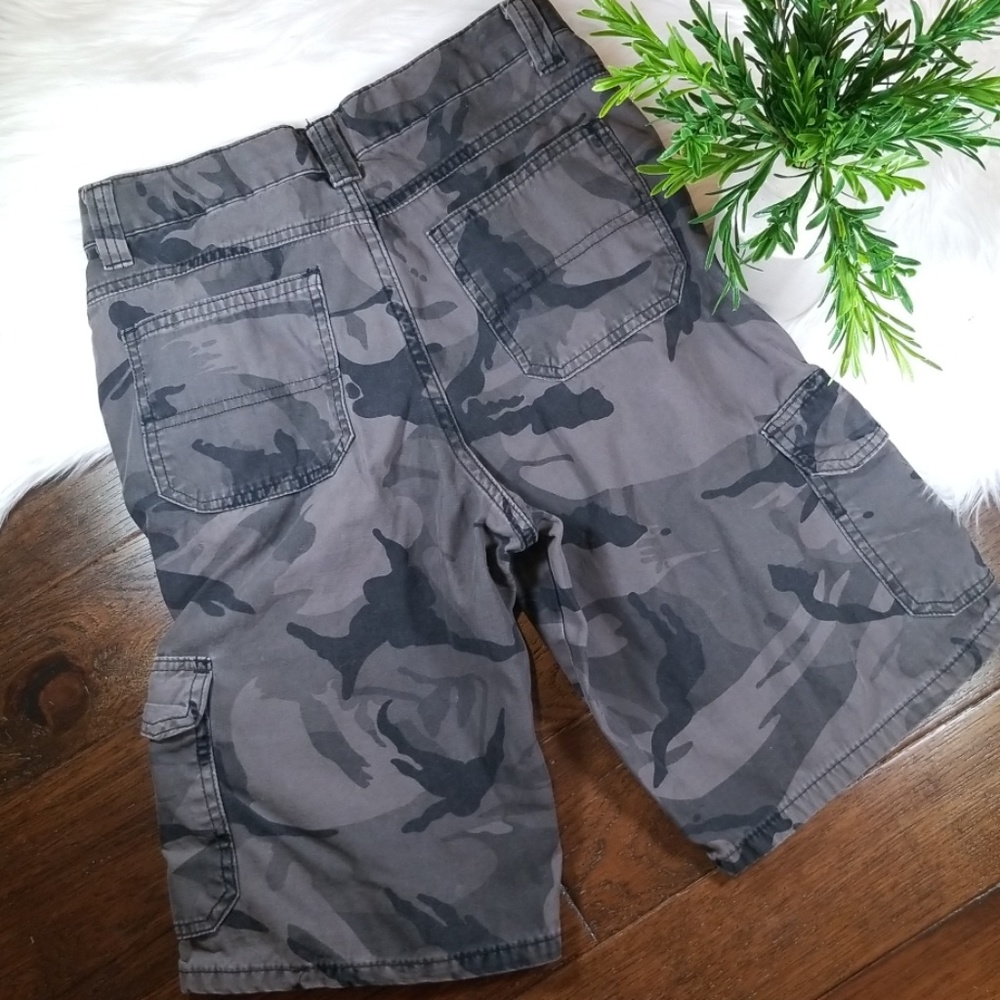 WRG Jeans Co Black/Gray Camo Cargo Shorts | 14 - Picture 2 of 5